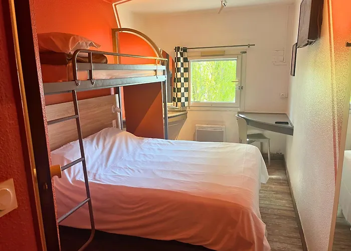 Egg Hotel Sarcelles