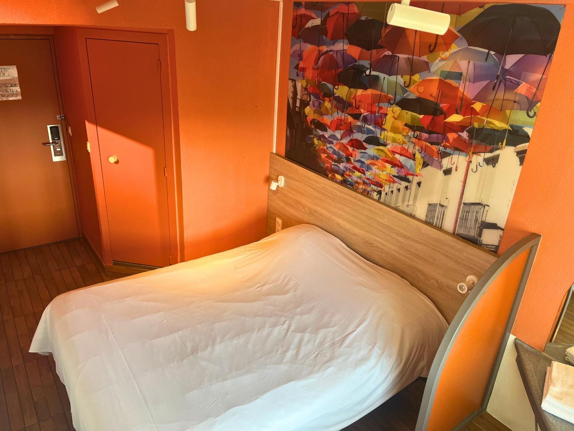 Egg Hotel Sarcelles