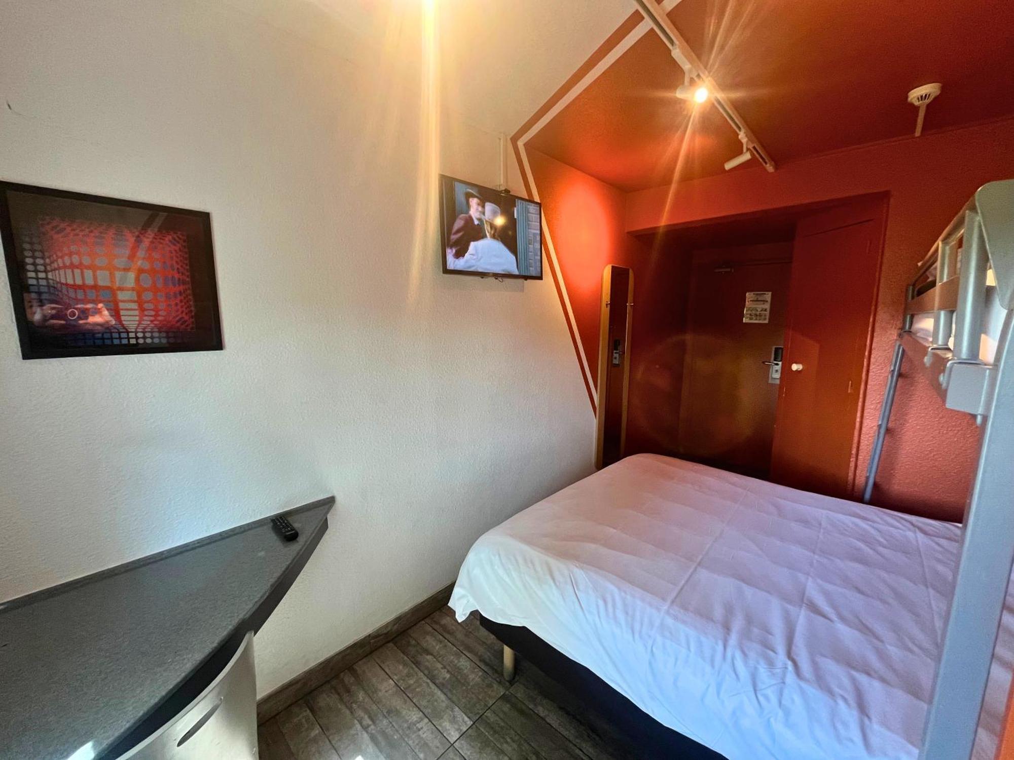 Hotel Egg 2*